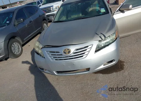 2007 Toyota Camry Xle z USA, uszkodzony, nr VIN 4T1BE46K57U607956